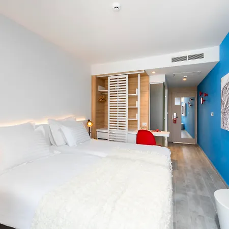 Pharos Hvar Bayhill Готель 4*