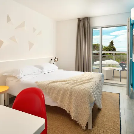 Pharos Hvar Bayhill Готель 4*