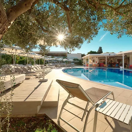 Готель Pharos Hvar Bayhill