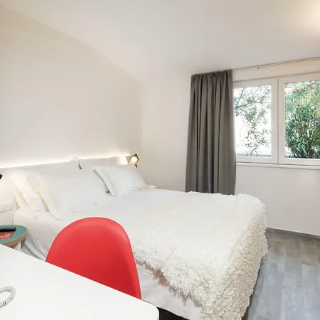 Готель Pharos Hvar Bayhill Хвар