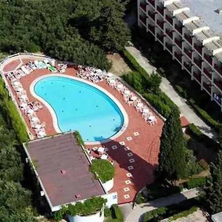 Pharos Hvar Bayhill Готель 4*