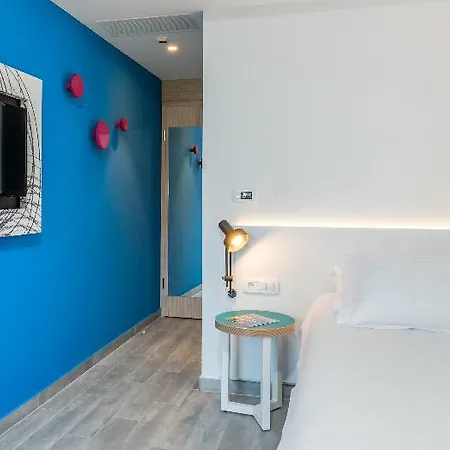 Pharos Hvar Bayhill Готель 4*