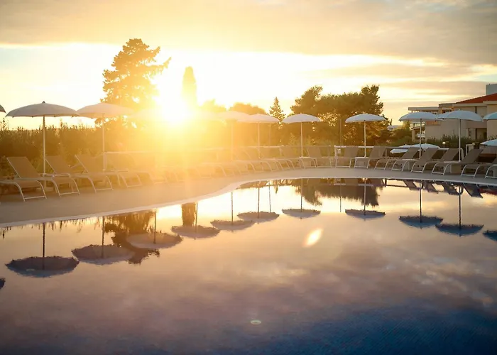 Hotel Pharos Hvar Bayhill 4*