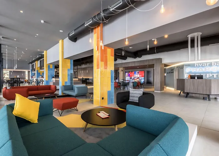 Hotel Pharos Hvar Bayhill 4*