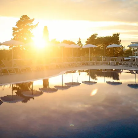 Hotel Pharos Hvar Bayhill 4*